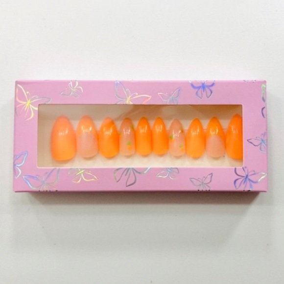 Hand painted orange press on nails - Picture 2 of 2